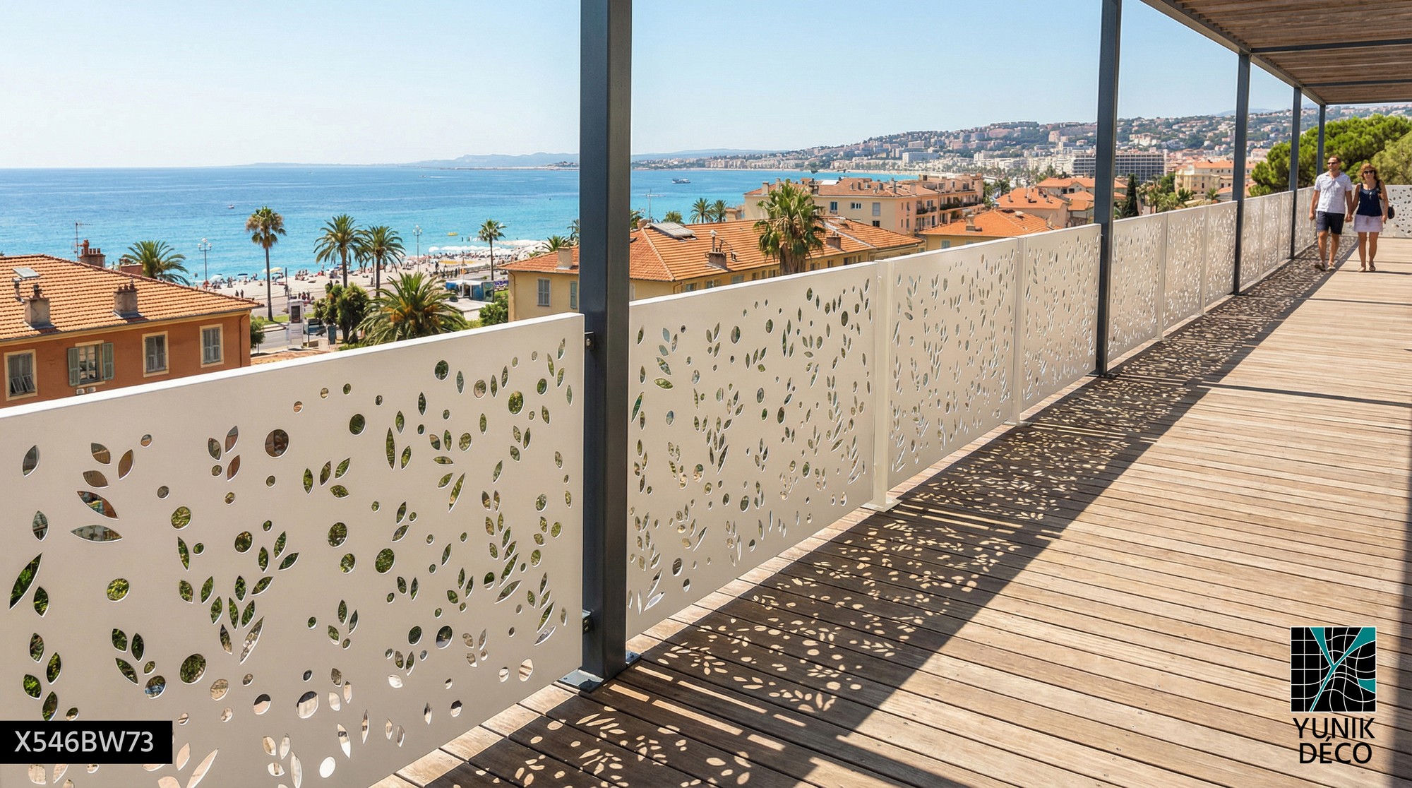 Etude d’une promenade panoramique avec un remplissage en tôle perforée effet végétal, conception par Yunik Déco